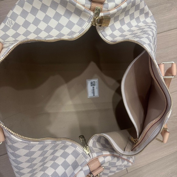 Keepall Bandoulière 55
Damier Azur Canvas
Excellent condition -minor wear - Picture 4 of 9